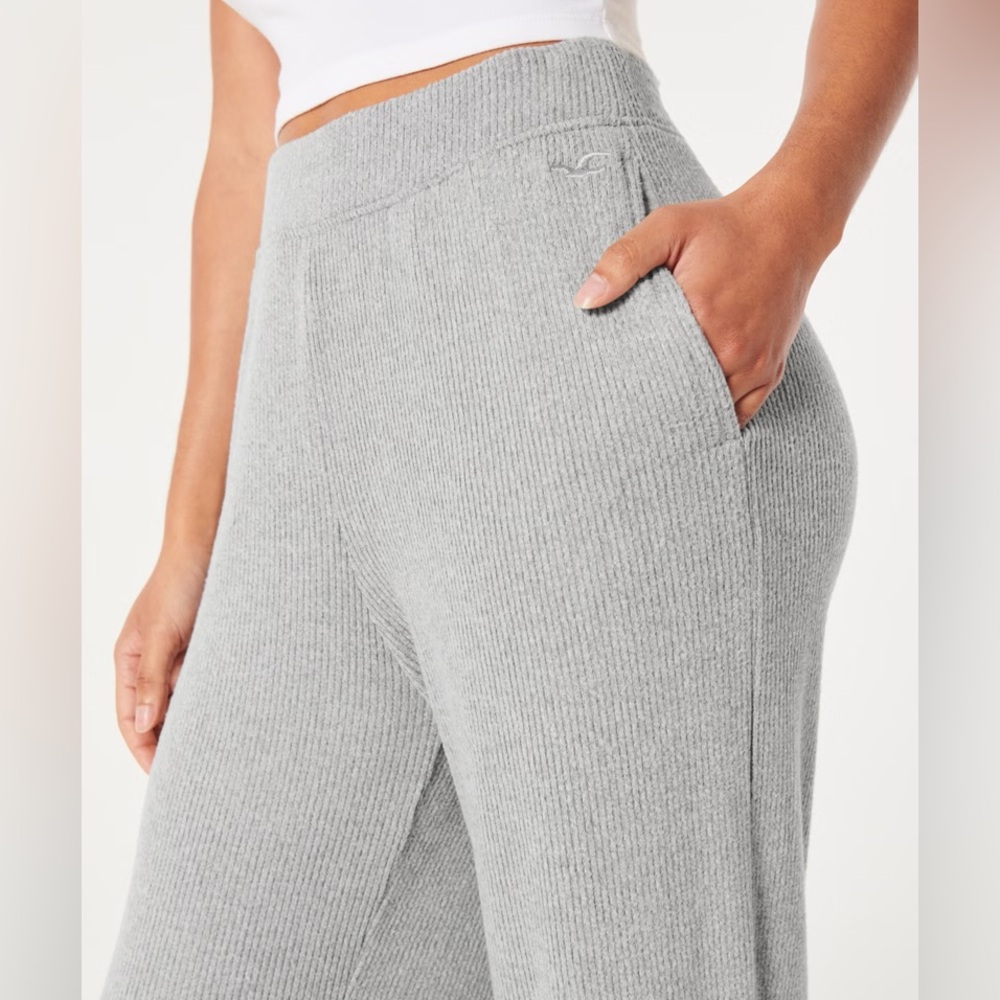 Hollister Cozy Ribbed Wide-Leg Pants - Picture 3 of 7